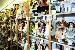 porcelain doll collectors near me